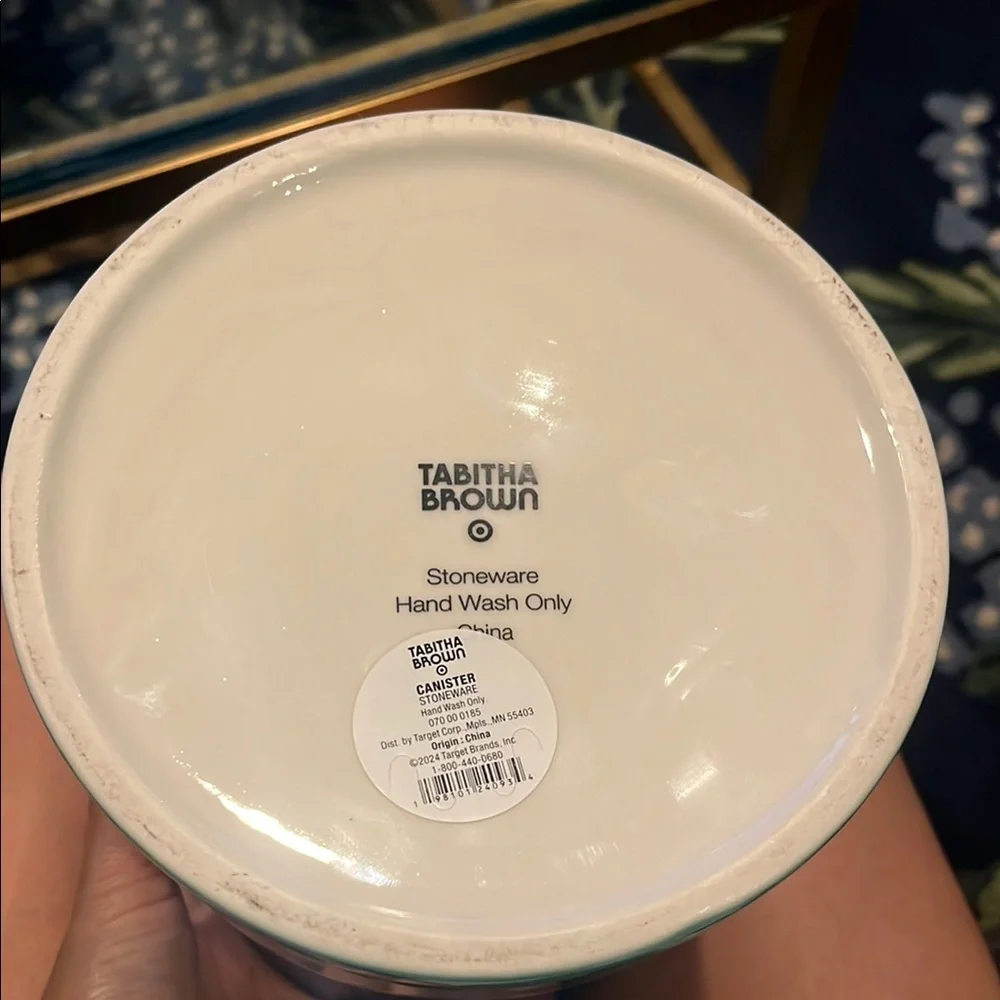 Blue and Green Serveware for Elegant Dining
